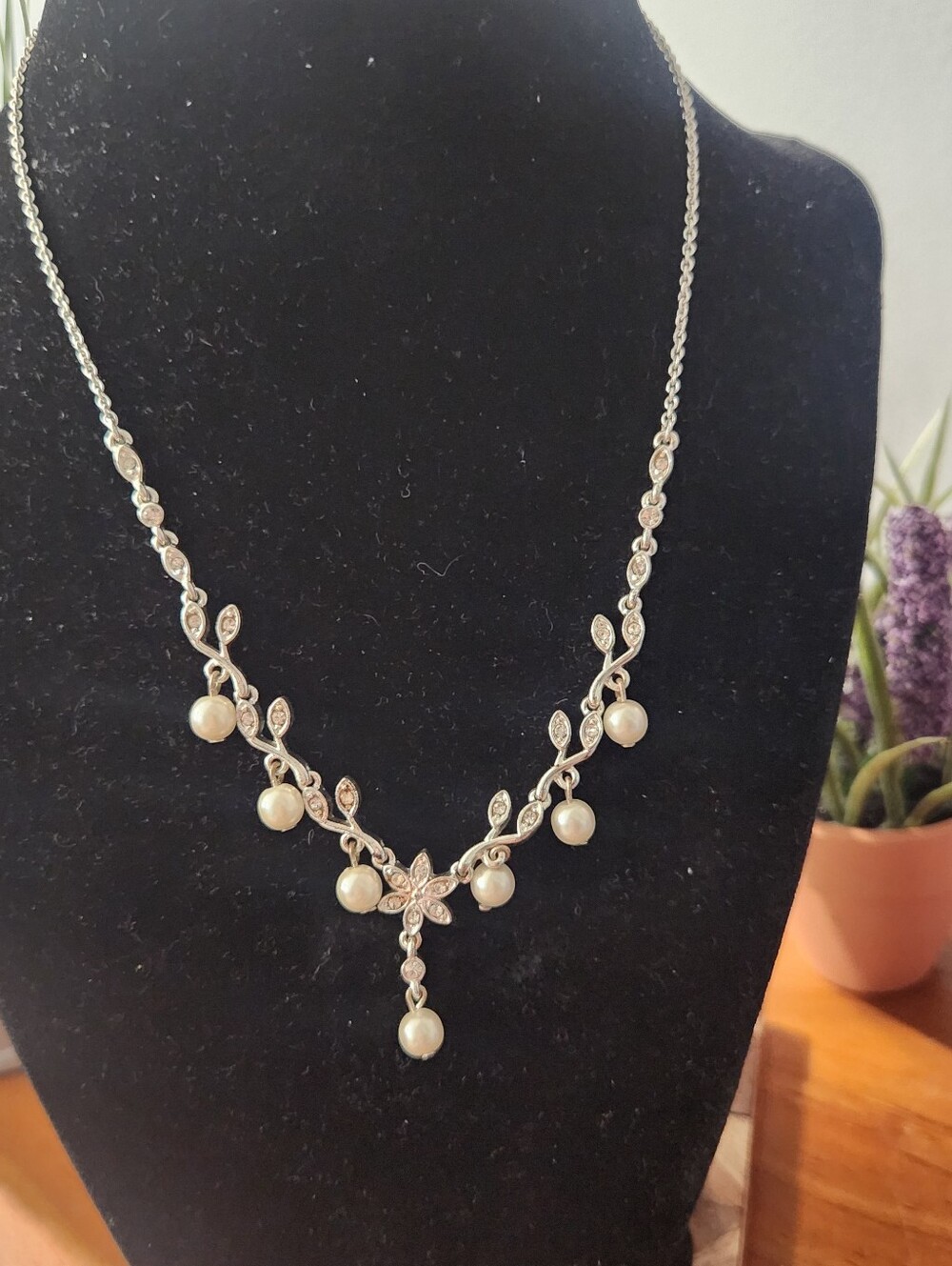 Vintage Danity Pearl And Crystal Silver Necklave Premier Designs